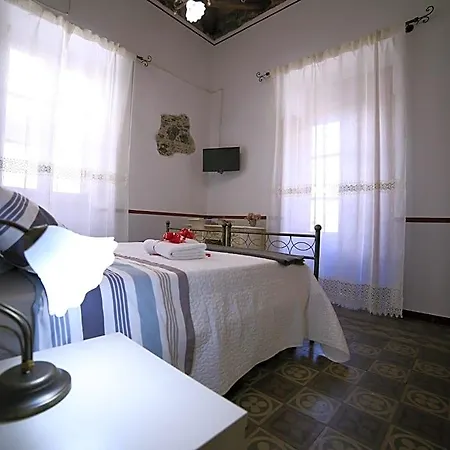 Alojamento de Acomodação e Pequeno-almoço Teresa Santa Teresa Di Riva